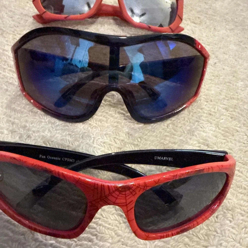 Kids/Boys Sunglasses Lot of 5 Spider-man & Batman Sunglasses- Parties, Play, Fun